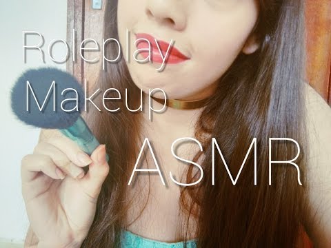 ASMR (Português) RolePlay Maquiando você com sons de boca, Soft spoken, close-up whispering