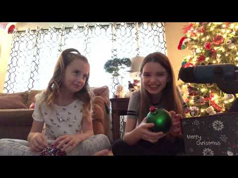 Collab with Madison from Marie ASMR~Tapping|scratching on Christmas ornaments 🎄🎅🏼