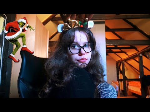 ASMR | Reading you interesting facts about the Grinch🎅🏻🎄⭐