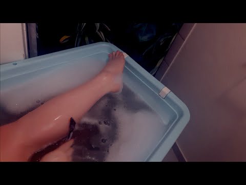 ASMR from my bathtub #2 🛀| Shaving My Legs| Water Sounds 💦| Camera Tapping (No talking)
