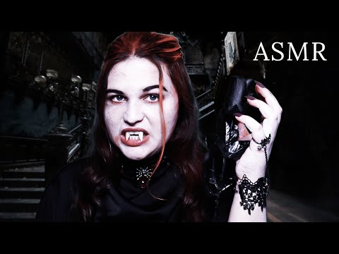 ASMR 🎃⎪Roleplay : Une vampire t'accueille dans son hotel 5* 🩸