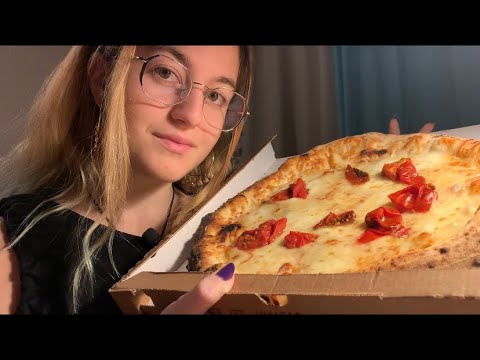 EATING PIZZA 🍕 // mukbang (asmr ita) || Luvilè ASMR