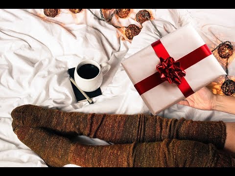 ASMR Christmas Morning - Girlfriend Roleplay - Wakes You Up