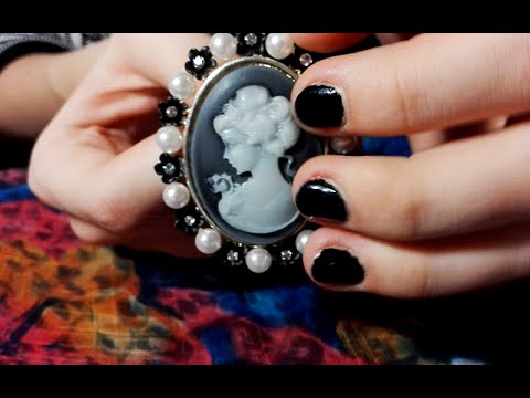 ASMR Close Up Women's Jewelry Tapping & Scratching (No Talking)