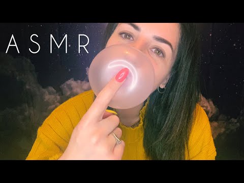 ASMR | Chewing Gum & Blowing Bubbles! 🍓