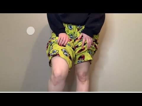ASMR Contracting My Knee Cap Muscles + Trigger Phrases (Ow, Ouch, & My Knee Hurts) | Custom Video