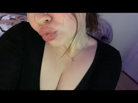 ASMR Mouth Sounds, Kisses, and Mic Scratching ♡