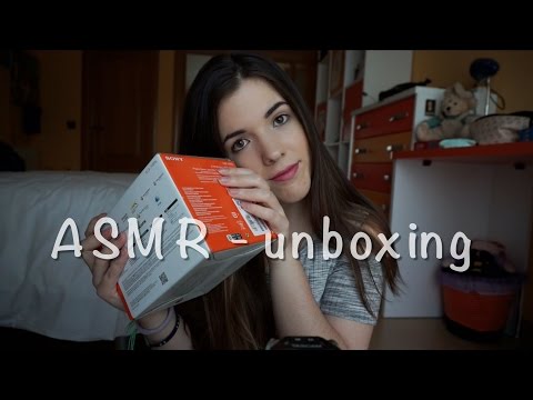 ASMR español UNBOXING | tapping | scratching | crinckly sounds