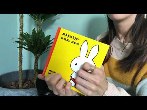 ASMR Book Tapping - Scratching - Page turning - Fast Tapping (No Talking)