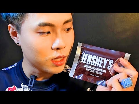 Hershey’s Chocolate Makeup... Is It ASMR Approved? 🍫 메이크업 롤플레이