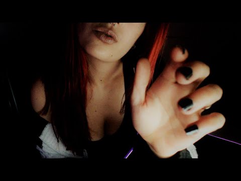 ASMR Español* Inaudible/SEMI + Hand Movements (Mouth Sounds)