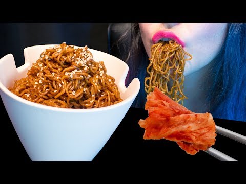 ASMR: Spicy Chili Noodles w/ Fiery Kimchi | Fried Ramen Noodles 🍝 ~ Relaxing Eating [No Talking|V] 😻
