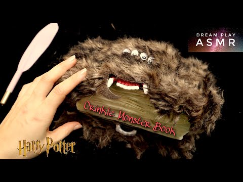 10 ★ASMR★ Harry Potter Monster Buch - Crinkle + Scratching sounds | Dream Play ASMR