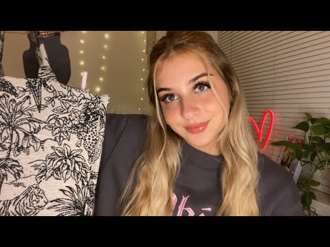 ASMR What’s In My Bag 💘 Tapping, Lofi Whispering and Soft Spoken