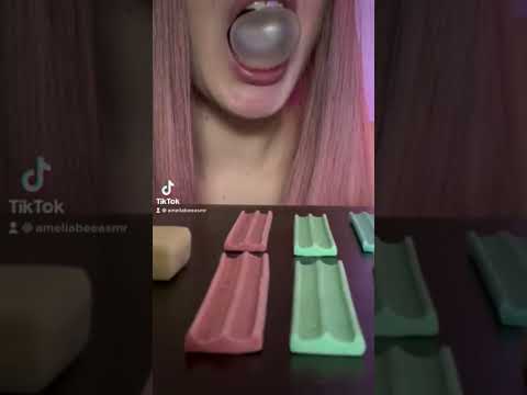 Satisfying bubble pop! #bubblegum #chewinggum #chewingsounds