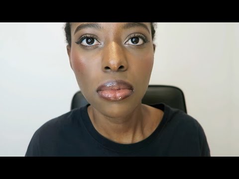 Realistic Everyday Lipgloss Application