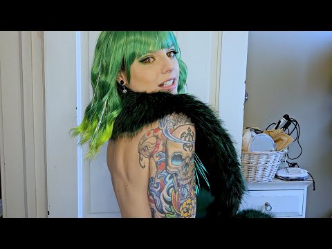 *Not ASMR* Getting Dressed in the Glamour Grinch Cosplay