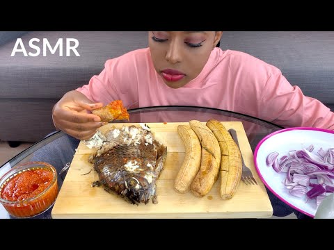 ASMR NIGERIAN ROASTED PLANTAIN AND FISH POPULARLY KNOWN AS BOLE || IT GETS MESSY|| MESSY EATING SHOW