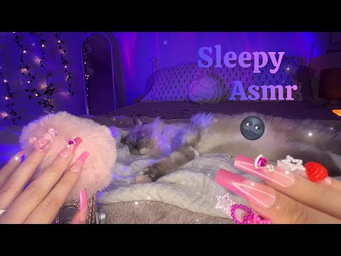 Asmr Tingly Nail Tapping, Camera Tapping, Fluffy Mic Scratching w soft rain 🌧️💕