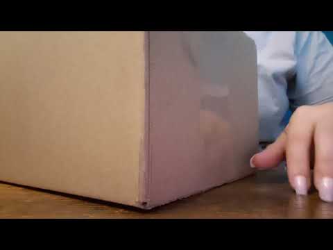 Box Asmr scratching and tapping