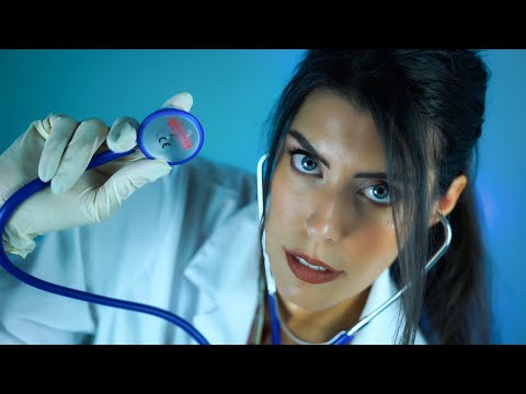 ASMR 👩🏻‍⚕️ DOTTORESSA TI VISITA A CASA • Medical Roleplay