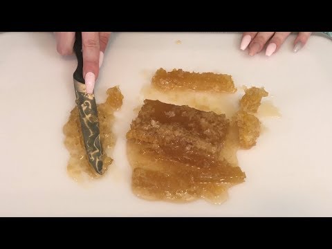 [ASMR] Playing With Raw Honey Comb