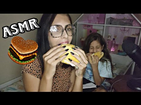 ASMR MUKBANG- Comendo Hamburger caseiro 🍔 #asmr #mouthsounds