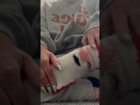 Removing cozy socks 🎅🏻