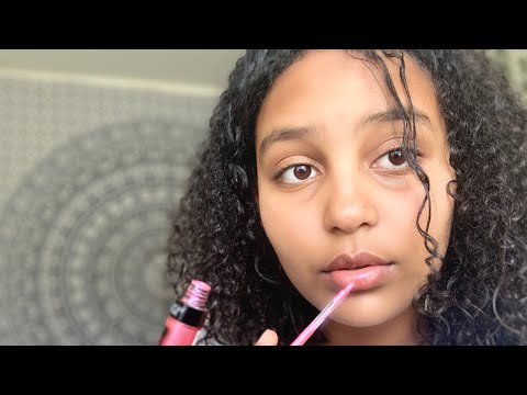 Lipgloss applications and mouth sounds