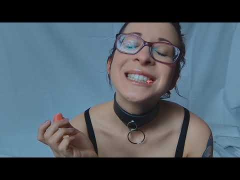 ASMR BUBBLEGUM QUEEN FOR YOU CHEWING