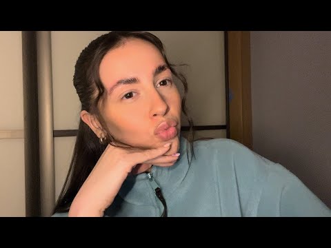 ASMR- Kisses with breathy stutters and inaudible whispers (Custom for Lindsey💗)