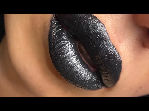 ASMR Licking lens with black lipstick and a singing NIGHTMARE 🧟‍♂️