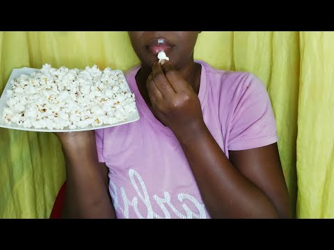 ASMR comiendo PALOMITAS 🍿 con sal 🧂 | asmr en español EATING SOUNDS POPCORN