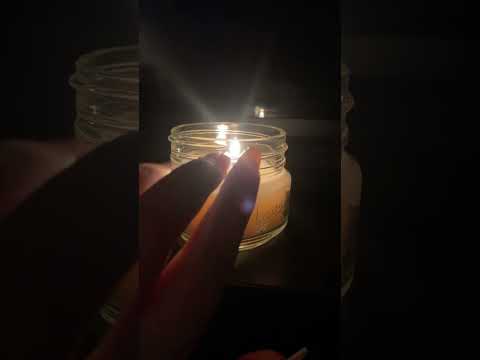 ASMR | tapping & scratching on candle with long nails