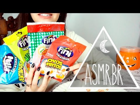 [ASMR PORTUGUÊS] 🎃 HALLOWEEN #1 - Doçuras... 🍬 (Sons de Plástico & Mouth/Eating Sounds)