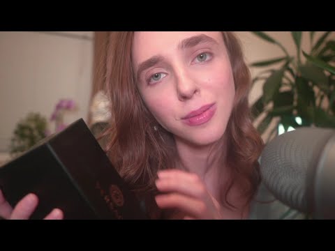 ASMR- GUM CHEWING MOUTH SOUNDS WITH SCRATCHING AND TAPPING