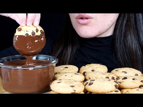 ASMR: Dipping Chocolate Chip Cookies in Melted Chocolate (No Talking)