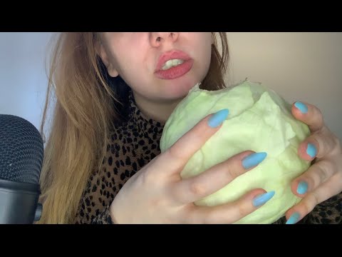 ASMR | Eating Cabbage 🥬 Satisfying Crunchy Sounds 🤯✨♥️