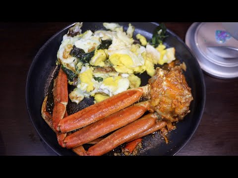 SPICY GARLIC Snow CRABS WITH FRIED SPINACH AND EGGS ASMR EATING SOUNDS