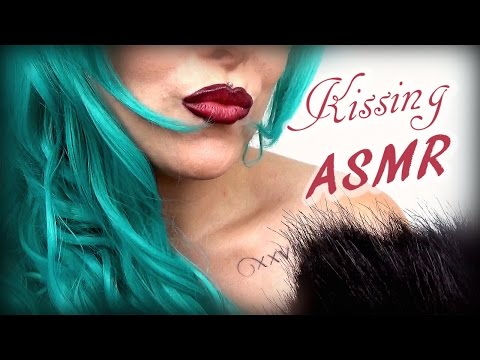 *ASMR* 💋 100 Kisses from Rosita 💋 Ear to Ear & Close-up