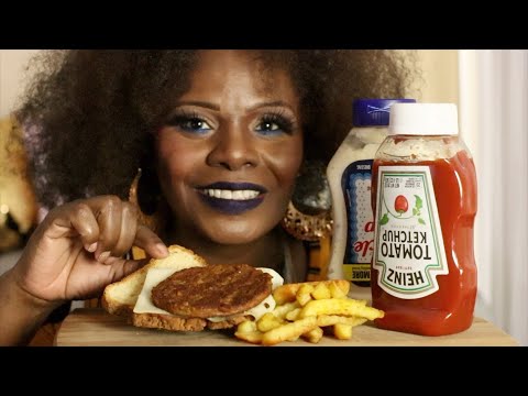 Trying Sam's Choice Classic Bread ASMR Burger And Fries