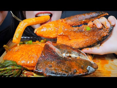 ASMR EATING GIANT LOBSTER CLAW AND GIANT SPICY RICE CAKE GREEN ONION KIMCHI EATING SOUNDS| LINH-ASMR