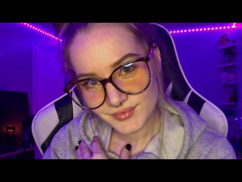 ASMR kisses, tktk ,mouth sounds & tongue clicking + inaudible whispers & face touching !! 🫶🏻