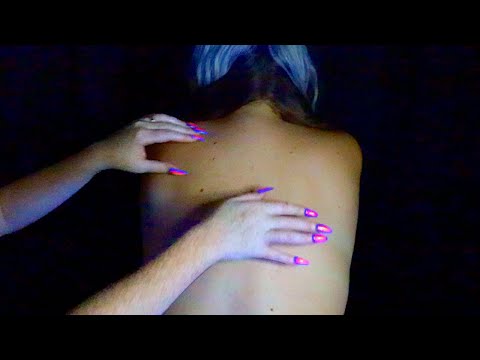 ASMR | Rainy Back Scratch (and Tracing)