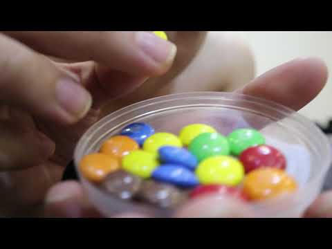 ASMR EATING PRINGLES AND M&M's WITH MY BOYFRIEND