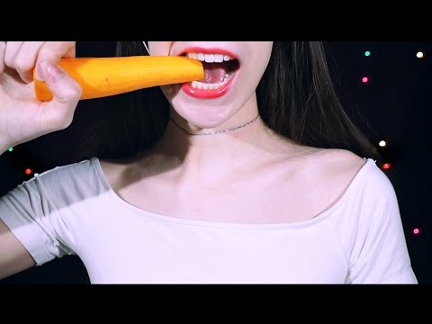 ASMR 1lb Carrot Challenge 🥕 Eating Sounds
