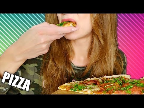 ASMR CLOSE UP EATING SOUNDS - SMALL BITES OF PIZZA - NO TALKING