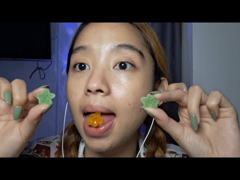 ASMR not ur usual gummy eating (tongue play, mouth sounds, eating sounds) 💕