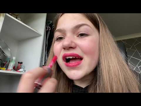 asmr lipgloss aplication ( finger licking, close up mouth sounds, tongue fluttering )