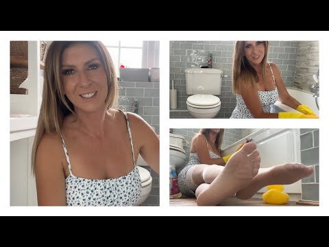 Clean With Me - Scrubbing the Bathroom - Housewife Cleans